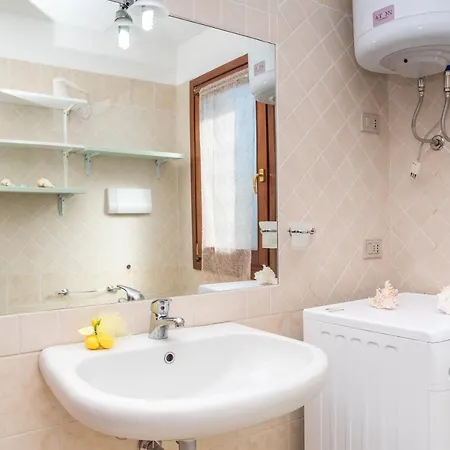 Vakantiehuis Trilocale Con Ampia Veranda Mare